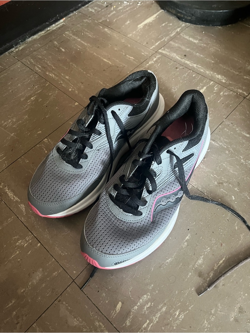 Saucony Cohesion size 11 women’s Gray and Pink Athletic Sneakers